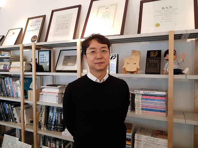 인터뷰 이미지