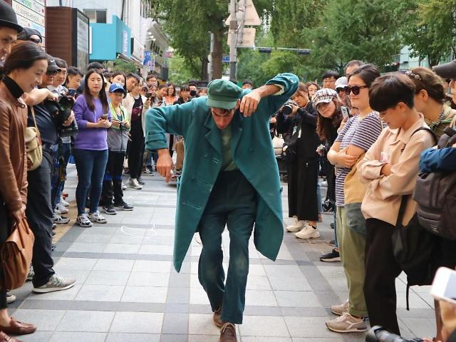 인터뷰 이미지